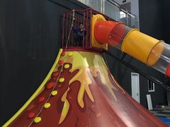 -嘿哟动霸CHUA·新潮玩运动娱乐中心·蹦床滑冰团建乐园