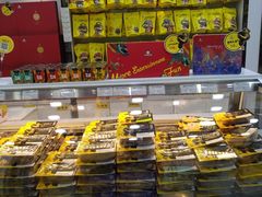面包甜点陈列柜-周黑鸭(天河机场店)