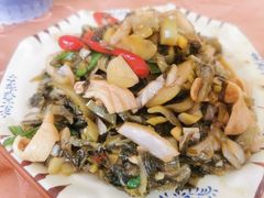 酸菜炒大肠-幽优农庄·森波拉特色本地农家菜