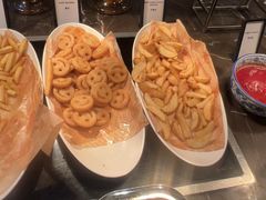 -广州万富希尔顿酒店·感趣自助餐厅·金秋蟹宴生蚝海鲜刺身