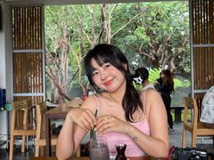 -Chom Cafe and Restaurant