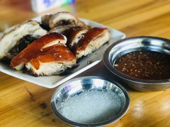 -黄记四更烤乳猪店