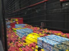 -嘿哟动霸CHUA·新潮玩运动娱乐中心·蹦床滑冰团建乐园