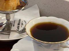 -Café Monson