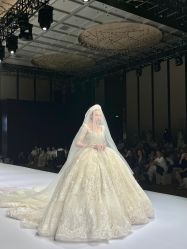 -Renee芮亦婚纱(原丽莎)