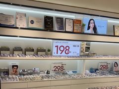 -J-Optical佳视明眼镜·蔡司视觉(青岛金茂览秀城店)