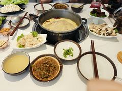 -汤宴·参须肚包鸡(南京路店)