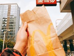 -麦当劳(轻轨曹杨路店)