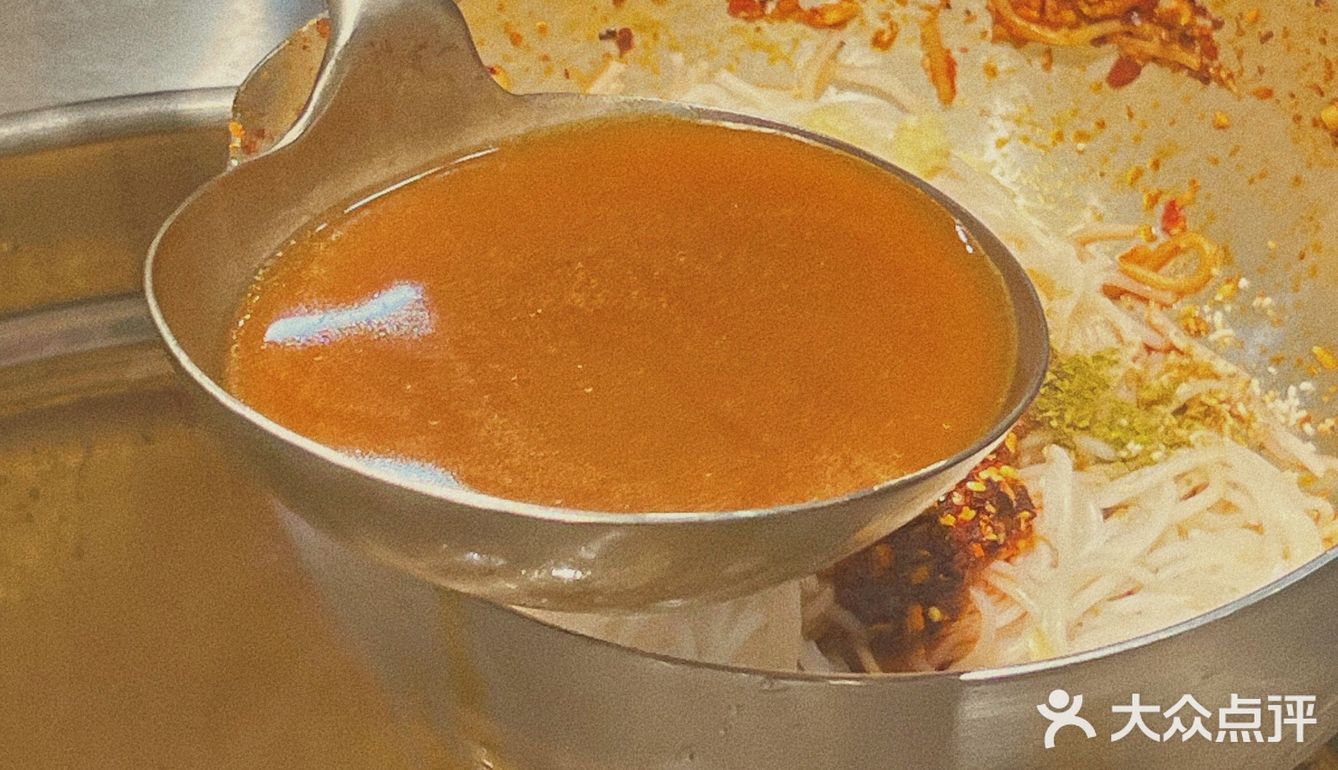 这蹄花，送我还真的就要了，来上一桶蹄花吧