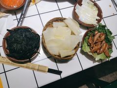 -扎起市井老火锅(乐山总店)