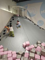 -MINI MARS KIDS CLUB亲子家庭中心(长宁天山店)
