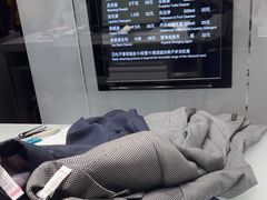 -福奈特洗衣洗鞋(宝华广场店)