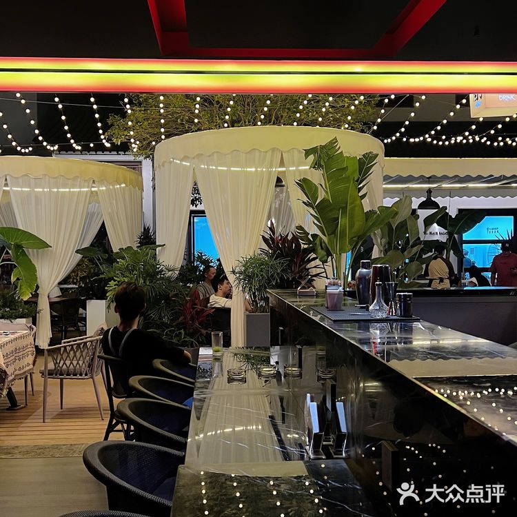 人生苦短!烤肉填满🍻在弥勒小酌一杯!