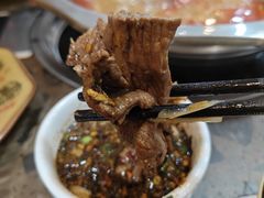 新鲜黄牛肉-黄利砖万峰林布依特色酸笋牛肉馆