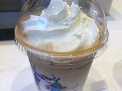 黑凤梨拿铁-瑞幸咖啡(凯德虹口龙之梦店)