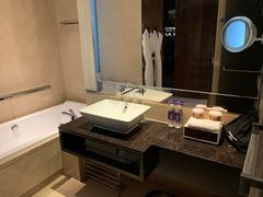 -广州天河希尔顿酒店