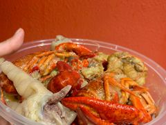 -虾弄弄海派小龙虾·牛羊蝎子火锅