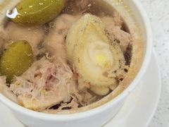 青橄榄鲍鱼汤-香港新发烧腊茶餐厅(书城店)