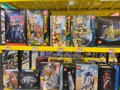 -卡通派潮品玩具折扣仓(青岛新城吾悦广场店)
