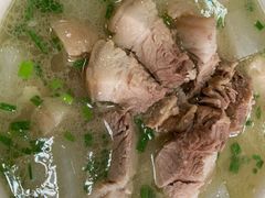萝卜炖肘子-荣生萝卜汤饭店