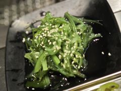 芝麻海藻-小财盆地桌烤肉