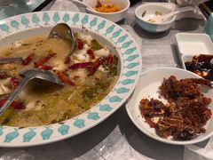 -姚姚酸菜鱼·金戈戈香港豉油鸡(喜荟城联名店)