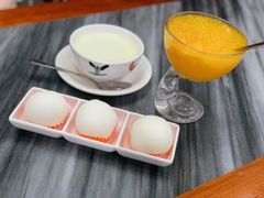 杨枝甘露加雪糕-黄师奶甜品店