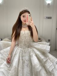 点击看大图 -Renee芮亦婚纱