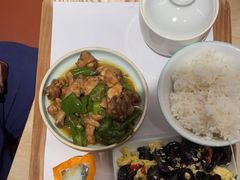 -老乡鸡(上海白玉兰广场店)