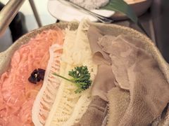-左庭右院鲜牛肉火锅(金山万达店)
