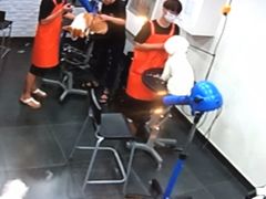 -八公叔叔宠物美容连锁(春申店)