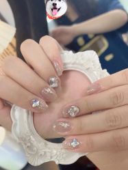 -芊屿芊浔美甲