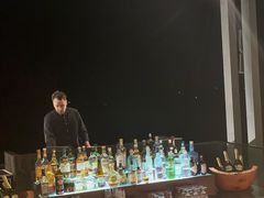 -瑰丽酒店·海吧·天际下午茶·现场DJ·天台酒吧