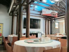-阿瓦山寨·湘菜现炒·剁椒鱼头王(咸阳总店)