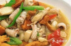 Milk Sauce Stir-fried Squid and Clams with Mushrooms