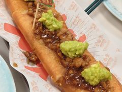 牛油果阿妈生旧叉烧芝士油条-喜势点·糖沙翁手工茶点·本地人茶居(永庆坊店)