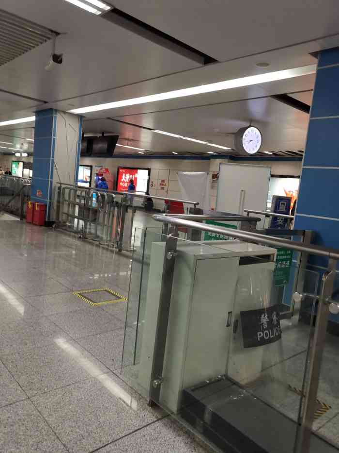 金融城(地铁站)-"金融城地铁站是1号线非换乘站,不可转地铁.