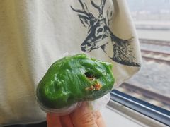蛋黄肉松青团-白玉兰食品(汇联商厦店)