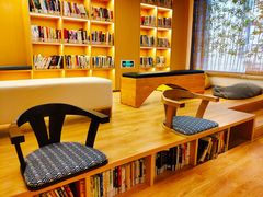 -漕河泾街道图书馆(漕河泾社区文化活动中心店)