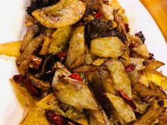 干烧土豆牛肉-老街坊餐吧