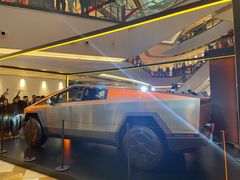 -TESLA 特斯拉(上海太古汇体验店)