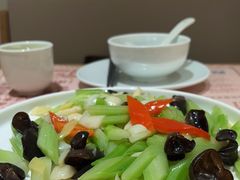 -顺风汤馆·广府粤菜(江宸天街店)