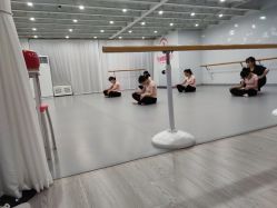 -艺佳舞蹈培训学校