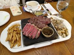 火山岩石烤谷饲安格斯牛腹裙扒-Entrecôte 法国牛扒馆(保利·时光里店)