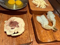 -银米·云南传统过桥米线(双廊黑金冠店)