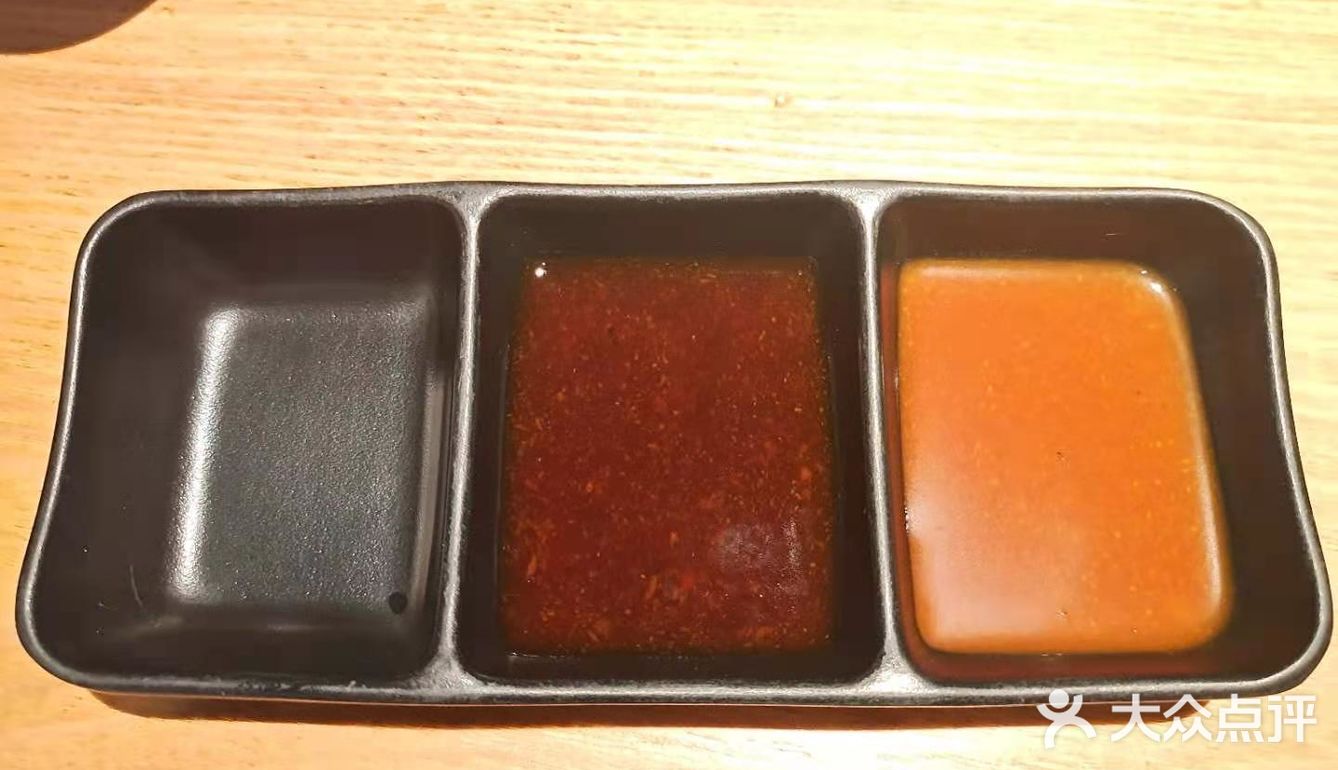 中午逛泉屋，随便进了一家店来吃东西。这家的牛肉很嫩