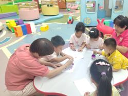 -孩子王(昆山招商花园城店)