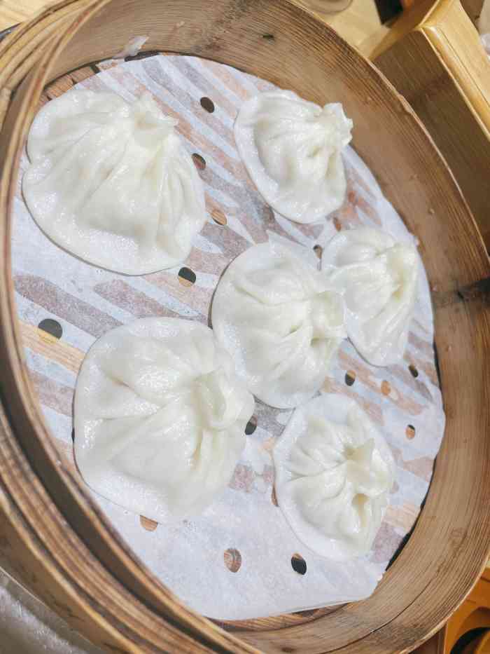 小六汤包(金地店)-"整体还可以,和飞飞哥哥吃了豆花,还有汤包.