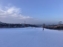 -采薇庄园四季滑雪场