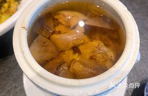 Sichuan贝 and Pear Stewed Pork Lung
